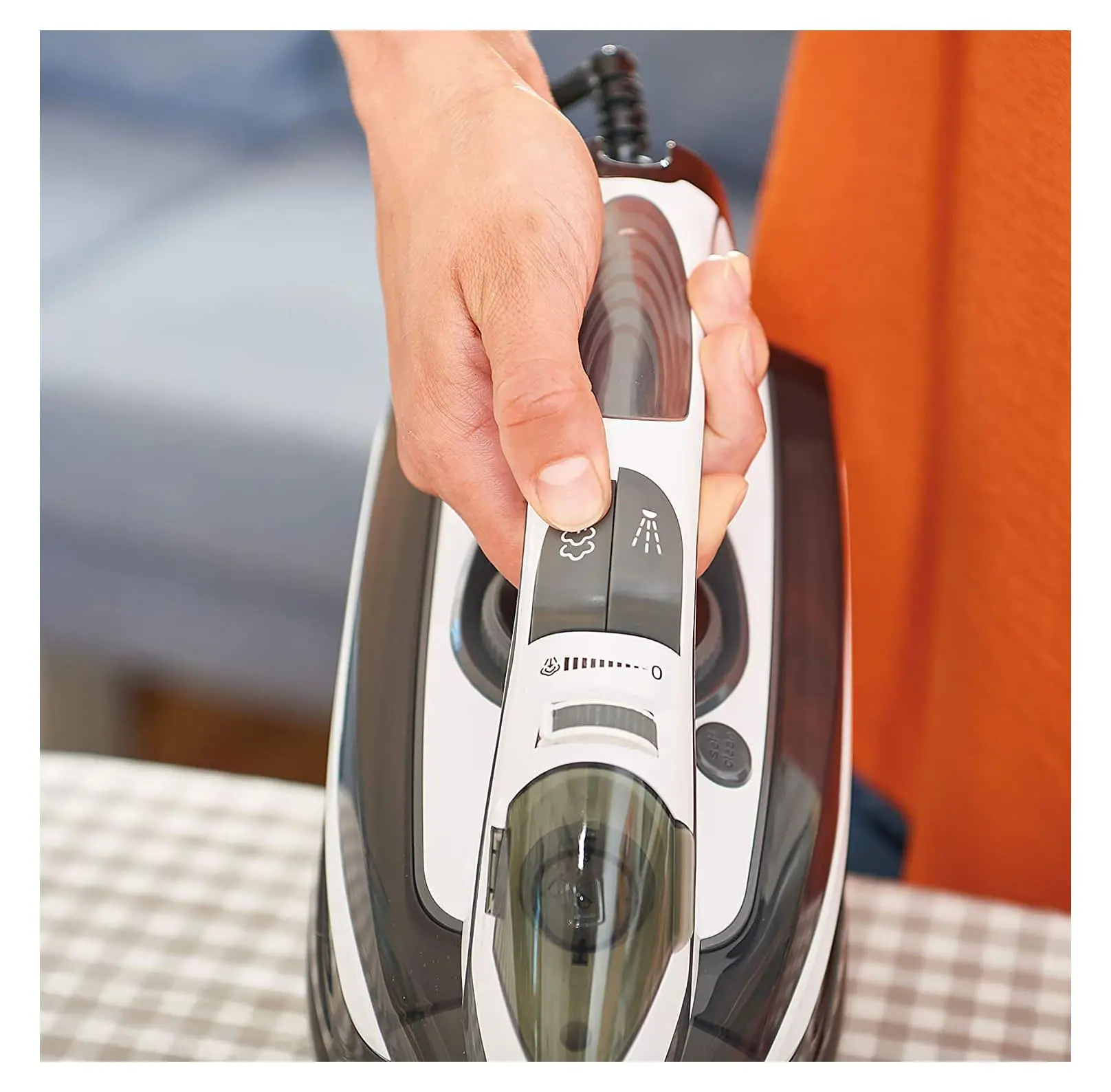 Żelazko Black&Decker BXIR2802E Anodilium 180g/min
