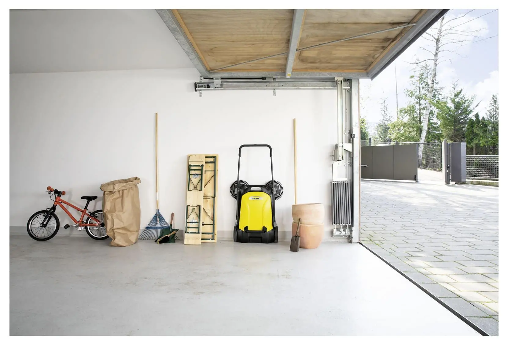 Zamiatarka Karcher S 4 Twin 1.766-360.0 20l 68cm 2400m2/h