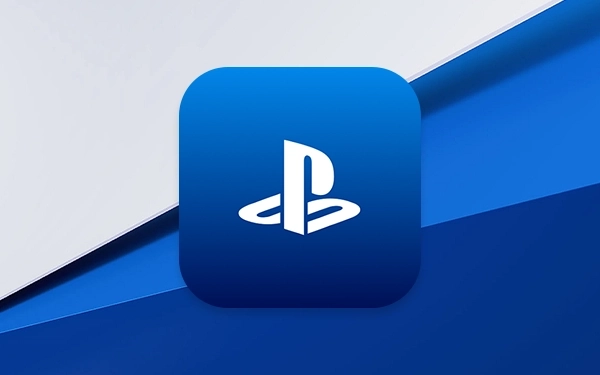 Логотип PlayStation з білим символом на синьому фоні з геометричними фігурами