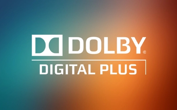 Логотип Dolby Digital Plus на синьо-помаранчевому фоні – символ високоякісного звуку.