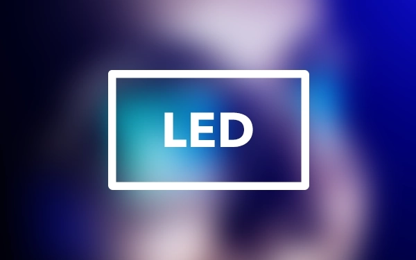 Значок на экране телевизора со словом LED (светодиод) на сине-фиолетовом фоне.