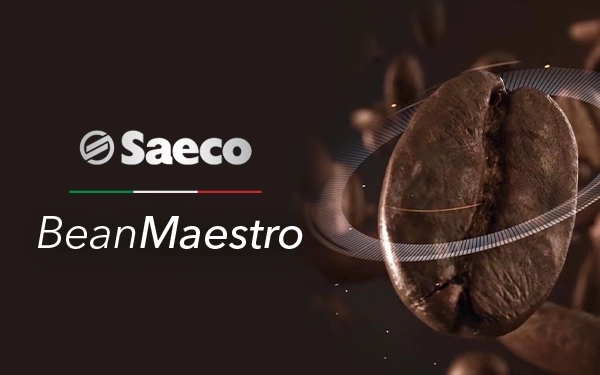 Логотип Saeco и текст BeanMaestro рядом с крупным планом кофейного зерна на темном фоне.